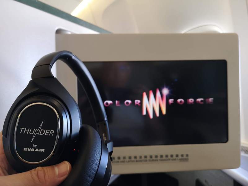 flysinsing17 201811台北新加坡 第一次享受KITTY商務艙