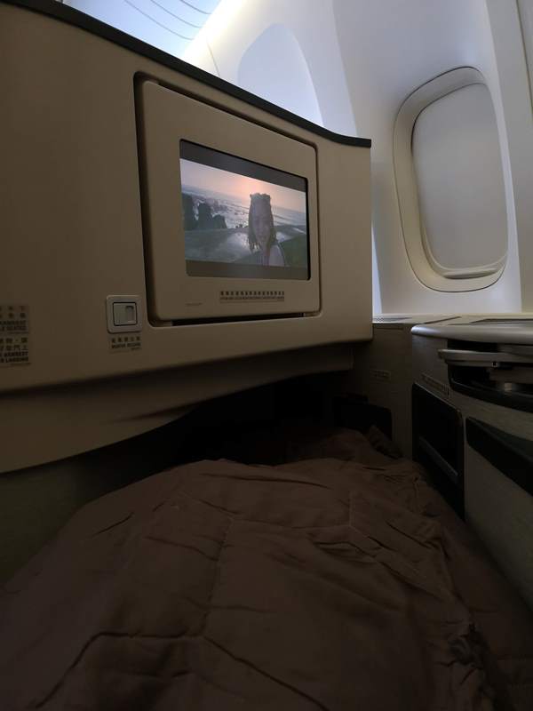 flysinsing25 201811台北新加坡 第一次享受KITTY商務艙