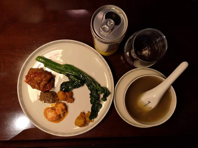 flysinsing34 201811台北新加坡 第一次享受KITTY商務艙