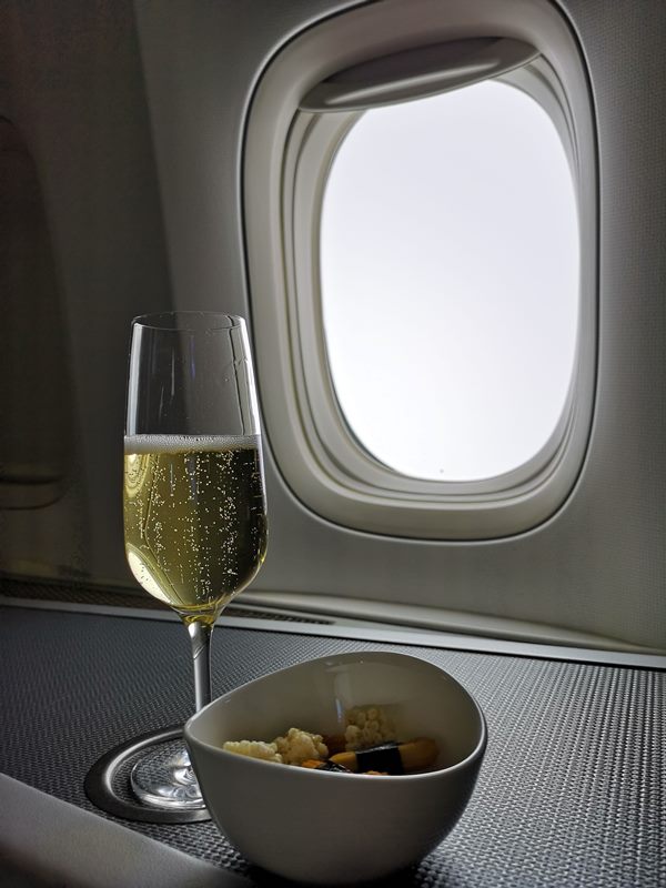 flysinsing40 201811台北新加坡 第一次享受KITTY商務艙