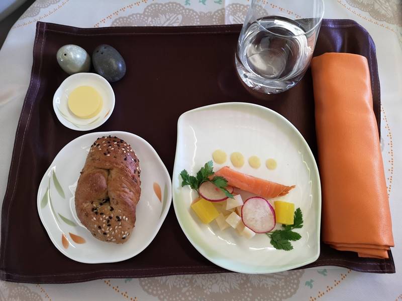 flysinsing42 201811台北新加坡 第一次享受KITTY商務艙