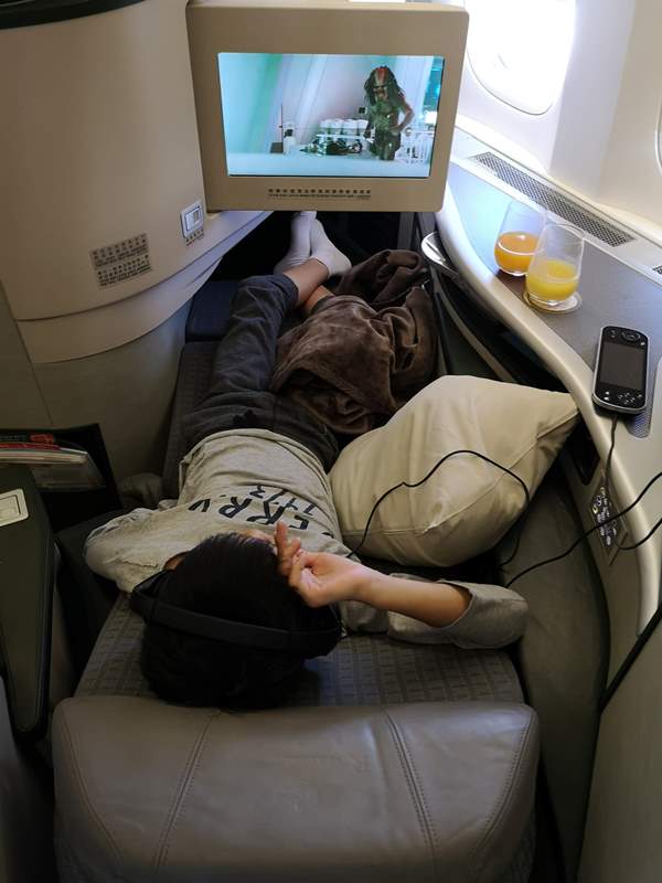 flysinsing47 201811台北新加坡 第一次享受KITTY商務艙