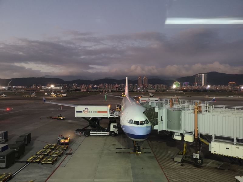 flyhnd8 201812小花真的很不賴 松山雨田2018最終飛