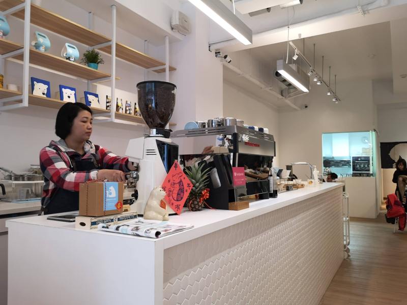 number13cafe08 中壢-Number 13 Cafe純白與浪漫的藍 中原大門網美咖啡館