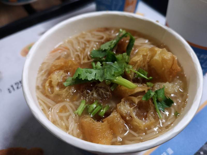 xiangdangchu10 新竹-東門市場享噹初 來份漢堡配麵線