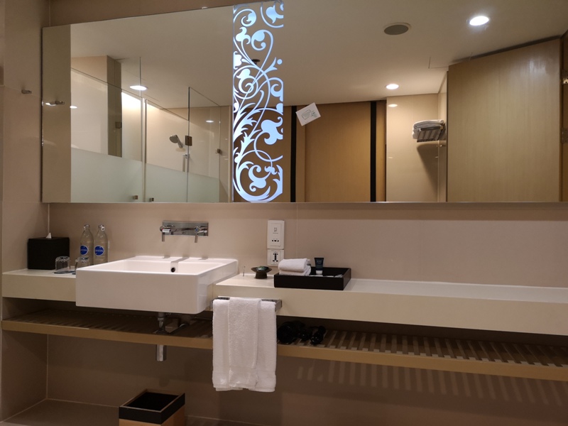 4PBKK13 Bangkok-曼谷Four Points商務飯店(曼谷福朋喜來登酒店-素坤逸15) 套房也簡單舒適