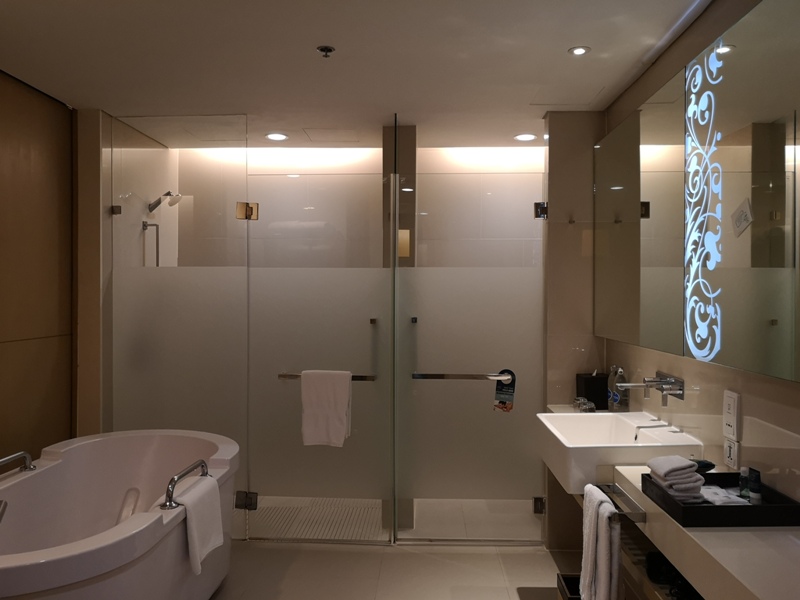 4PBKK15 Bangkok-曼谷Four Points商務飯店(曼谷福朋喜來登酒店-素坤逸15) 套房也簡單舒適