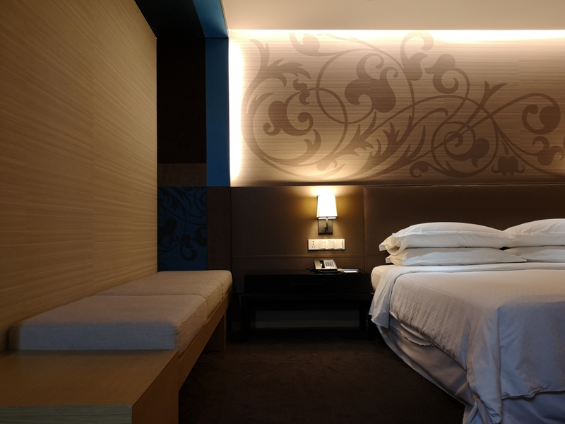 4PBKK18 Bangkok-曼谷Four Points商務飯店(曼谷福朋喜來登酒店-素坤逸15) 套房也簡單舒適