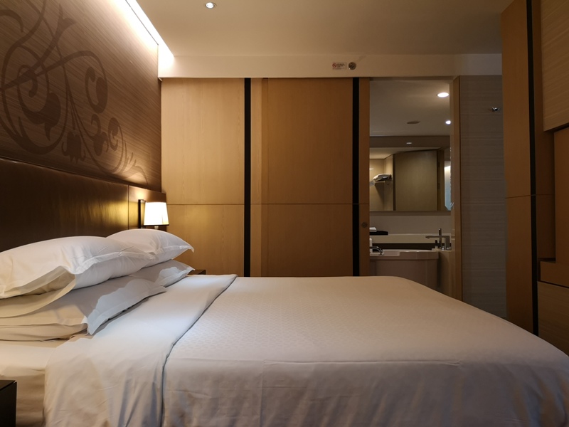 4PBKK19 Bangkok-曼谷Four Points商務飯店(曼谷福朋喜來登酒店-素坤逸15) 套房也簡單舒適