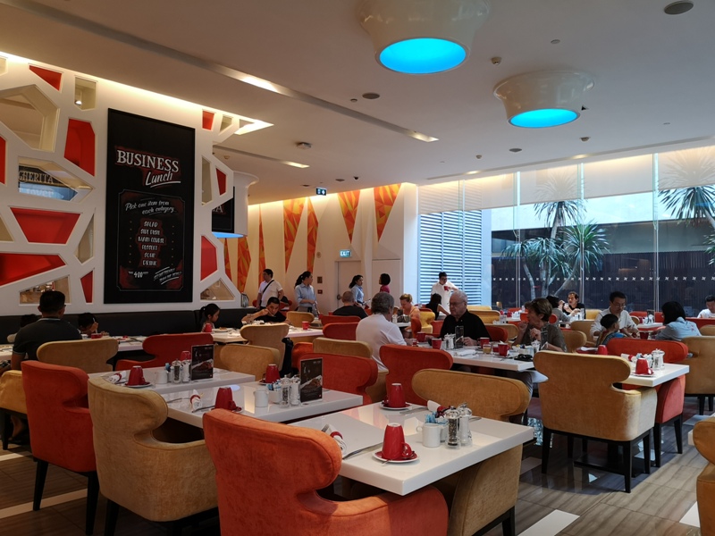 4PBKK30 Bangkok-曼谷Four Points商務飯店(曼谷福朋喜來登酒店-素坤逸15) 套房也簡單舒適