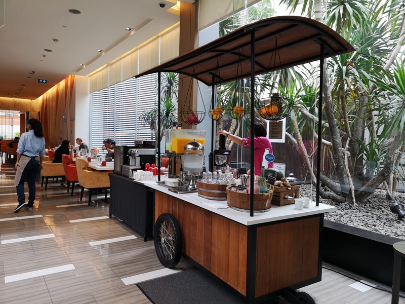 4PBKK31 Bangkok-曼谷Four Points商務飯店(曼谷福朋喜來登酒店-素坤逸15) 套房也簡單舒適