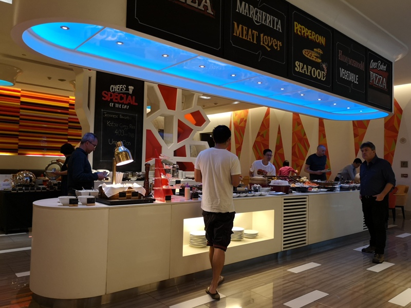 4PBKK33 Bangkok-曼谷Four Points商務飯店(曼谷福朋喜來登酒店-素坤逸15) 套房也簡單舒適