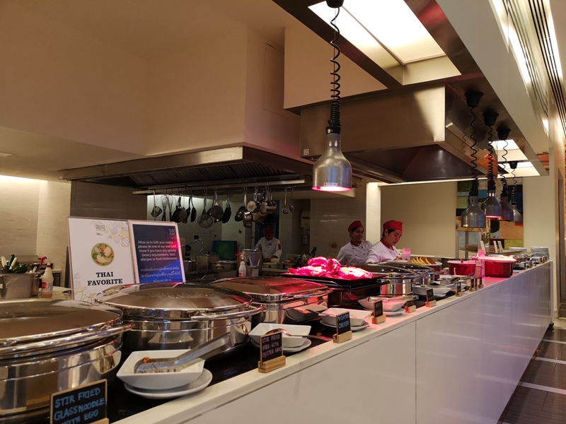 4PBKK40 Bangkok-曼谷Four Points商務飯店(曼谷福朋喜來登酒店-素坤逸15) 套房也簡單舒適