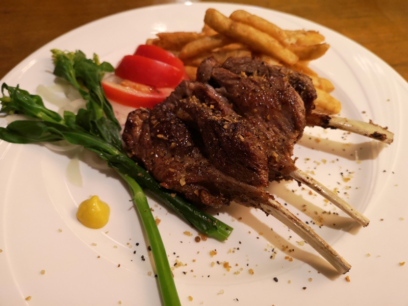 gardensteak12 中壢-花園牛排 真的有花園的牛排館 簡單美味