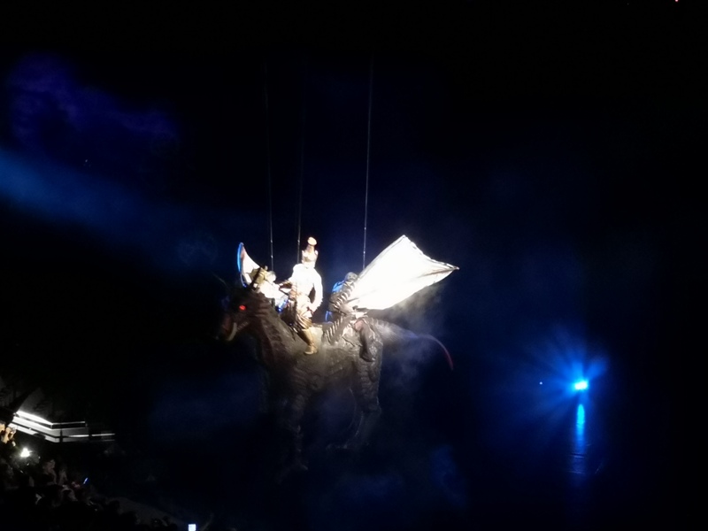 kaanshow0112 Pattaya-芭達雅KAAN show奇幻秀 舞台設計特效雜技泰拳投影雷射4D超精彩必看表演