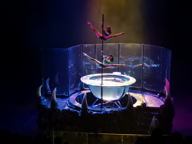 kaanshow0127 Pattaya-芭達雅KAAN show奇幻秀 舞台設計特效雜技泰拳投影雷射4D超精彩必看表演