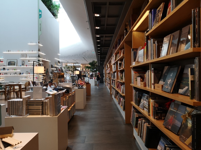 openhouse09 Bangkok-曼谷精品百貨Central Embassy最美的書店Open House