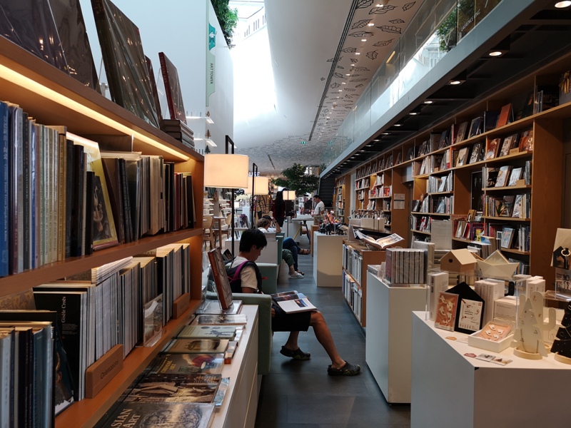 openhouse15 Bangkok-曼谷精品百貨Central Embassy最美的書店Open House