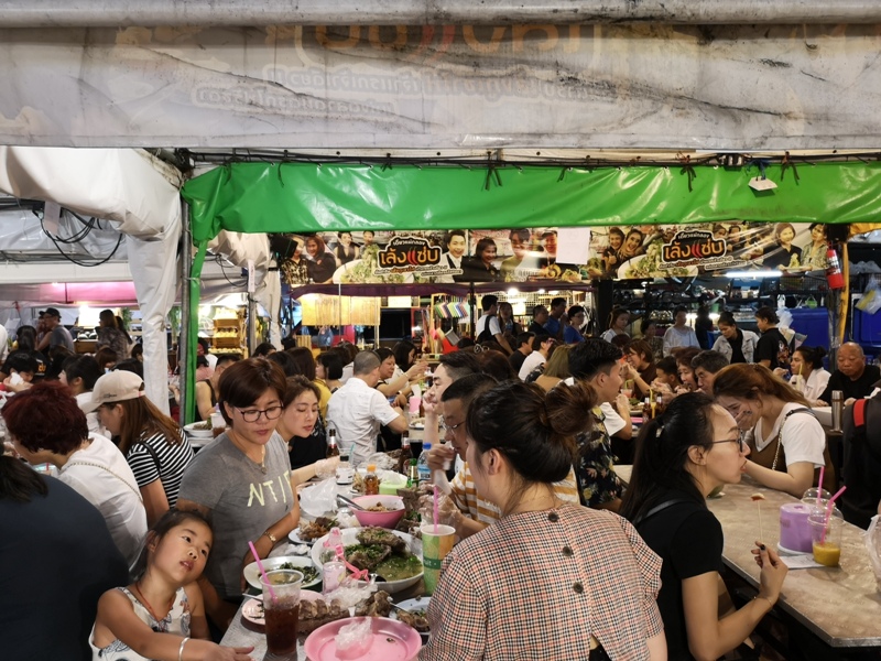 ratchadanightmarket10 Bangkok-拉差達火車夜市Train Night Market Ratchada 交通方便好吃好逛好買