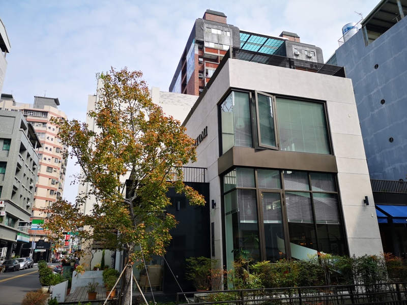 hitomicoffee02 南屯-Hitomi喜德盛 賣眼鏡也賣咖啡 Loft風簡單超好拍