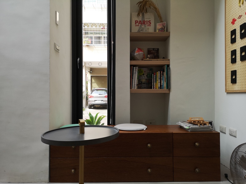 hitomicoffee15 南屯-Hitomi喜德盛 賣眼鏡也賣咖啡 Loft風簡單超好拍