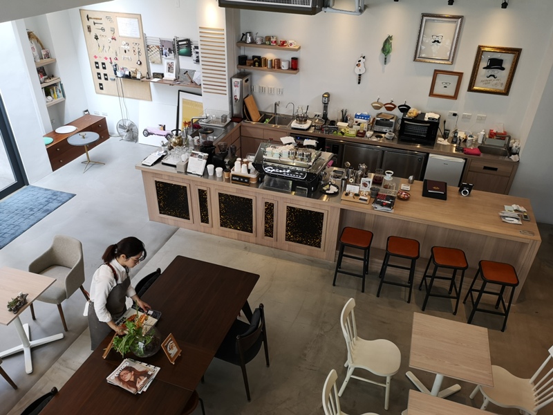 hitomicoffee17 南屯-Hitomi喜德盛 賣眼鏡也賣咖啡 Loft風簡單超好拍