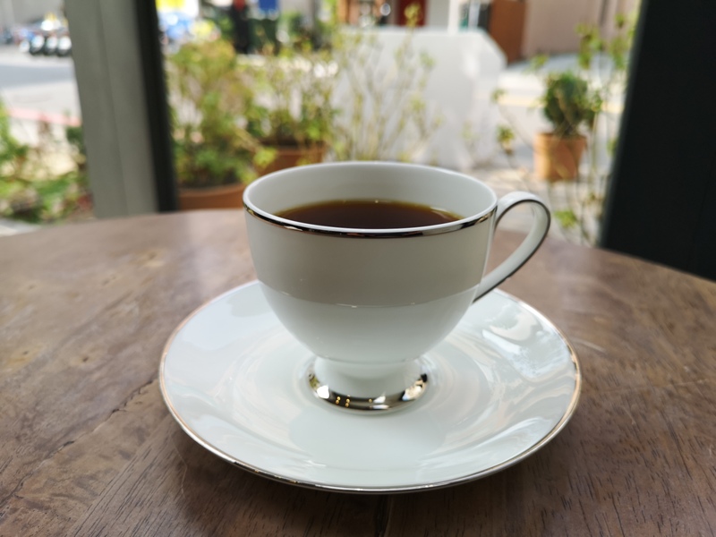 hitomicoffee23 南屯-Hitomi喜德盛 賣眼鏡也賣咖啡 Loft風簡單超好拍