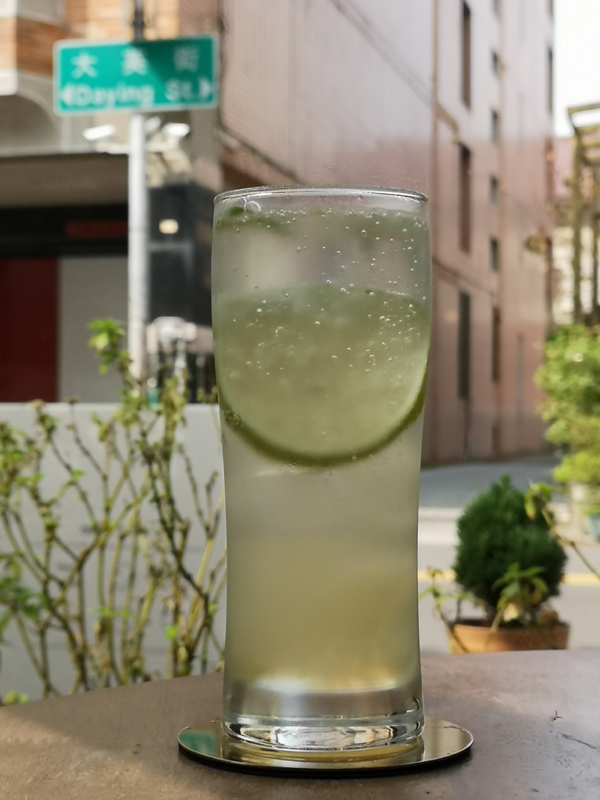 hitomicoffee24 南屯-Hitomi喜德盛 賣眼鏡也賣咖啡 Loft風簡單超好拍