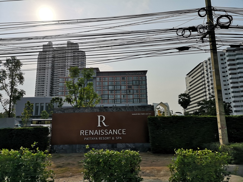 renaissancepattaya6101 Pattaya-Renaissance Pattaya Resort & Spa芭達雅萬麗 悠閒度假無邊際游泳池好舒爽