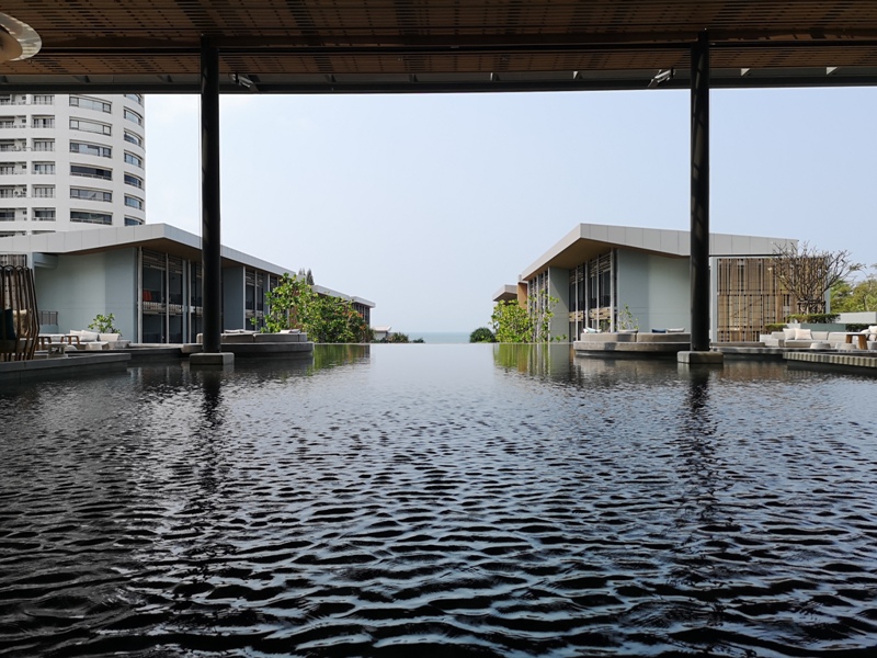 renaissancepattaya6104 Pattaya-Renaissance Pattaya Resort & Spa芭達雅萬麗 悠閒度假無邊際游泳池好舒爽