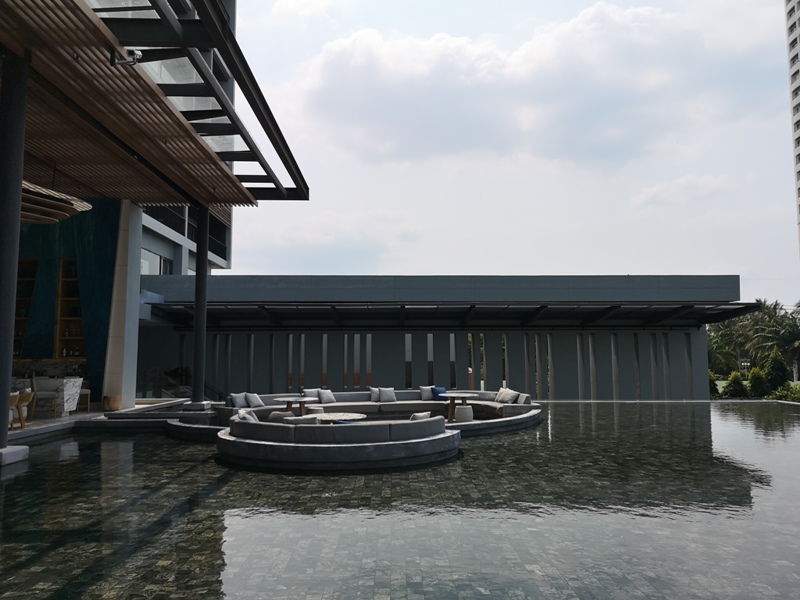 renaissancepattaya6105 Pattaya-Renaissance Pattaya Resort & Spa芭達雅萬麗 悠閒度假無邊際游泳池好舒爽