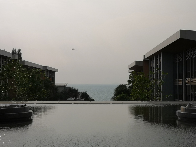 renaissancepattaya6106 Pattaya-Renaissance Pattaya Resort & Spa芭達雅萬麗 悠閒度假無邊際游泳池好舒爽