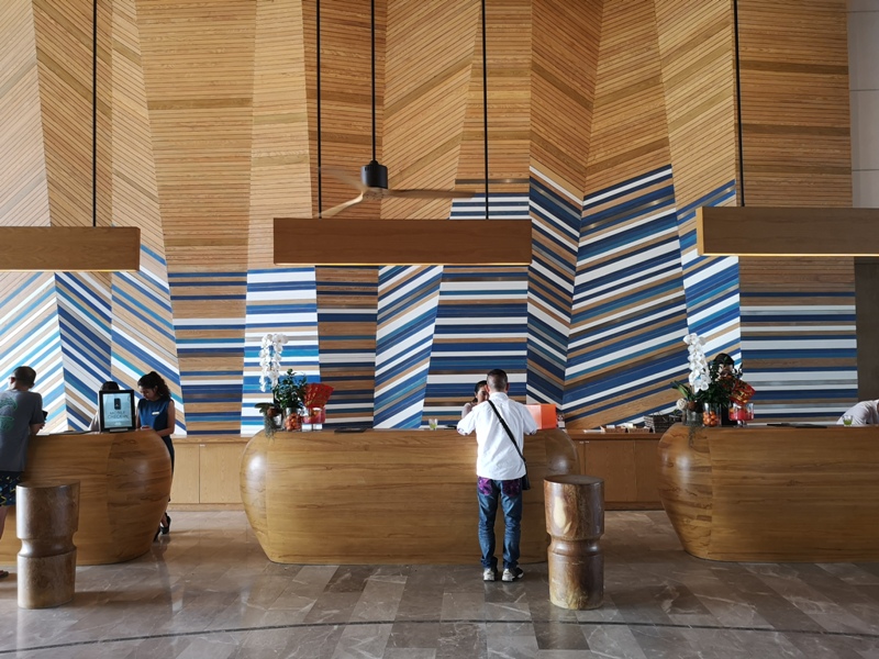 renaissancepattaya6107 Pattaya-Renaissance Pattaya Resort & Spa芭達雅萬麗 悠閒度假無邊際游泳池好舒爽