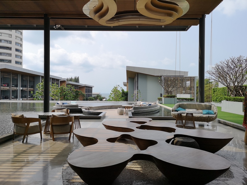 renaissancepattaya6110 Pattaya-Renaissance Pattaya Resort & Spa芭達雅萬麗 悠閒度假無邊際游泳池好舒爽