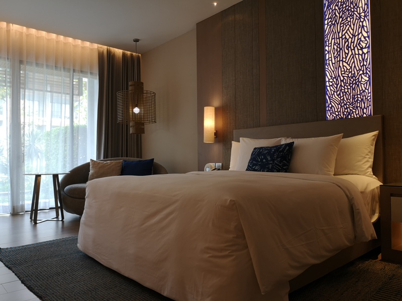 renaissancepattaya6115 Pattaya-Renaissance Pattaya Resort & Spa芭達雅萬麗 悠閒度假無邊際游泳池好舒爽