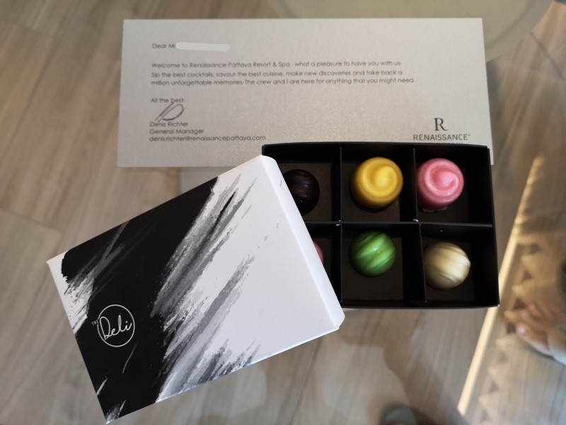 renaissancepattaya6126 Pattaya-Renaissance Pattaya Resort & Spa芭達雅萬麗 悠閒度假無邊際游泳池好舒爽