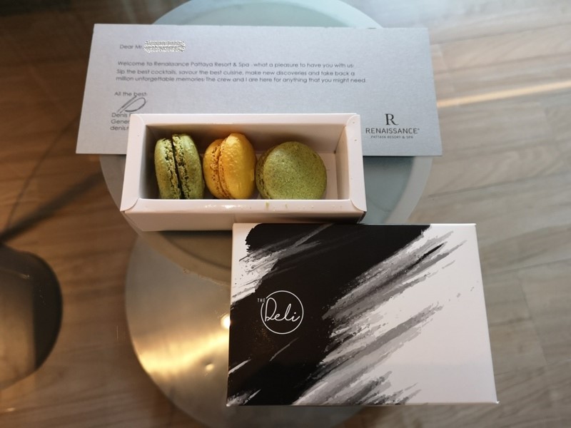 renaissancepattaya6127 Pattaya-Renaissance Pattaya Resort & Spa芭達雅萬麗 悠閒度假無邊際游泳池好舒爽