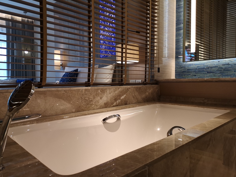 renaissancepattaya6133 Pattaya-Renaissance Pattaya Resort & Spa芭達雅萬麗 悠閒度假無邊際游泳池好舒爽