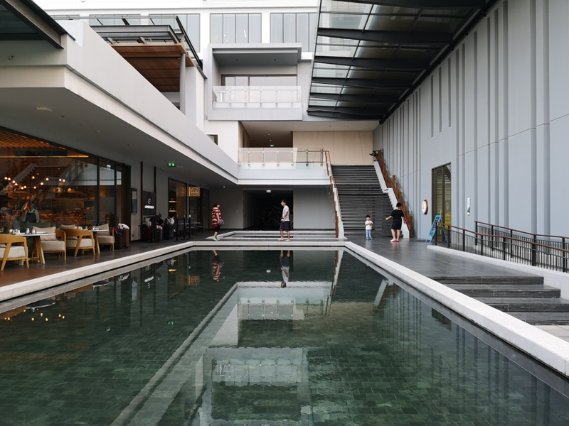 renaissancepattaya6140 Pattaya-Renaissance Pattaya Resort & Spa芭達雅萬麗 悠閒度假無邊際游泳池好舒爽