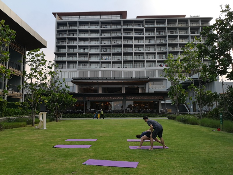 renaissancepattaya6143 Pattaya-Renaissance Pattaya Resort & Spa芭達雅萬麗 悠閒度假無邊際游泳池好舒爽