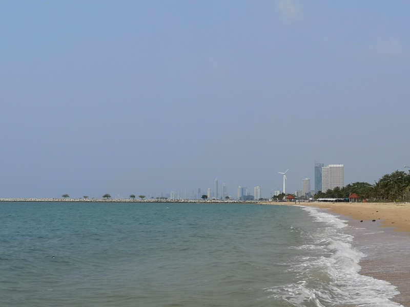 renaissancepattaya6150 Pattaya-Renaissance Pattaya Resort & Spa芭達雅萬麗 悠閒度假無邊際游泳池好舒爽