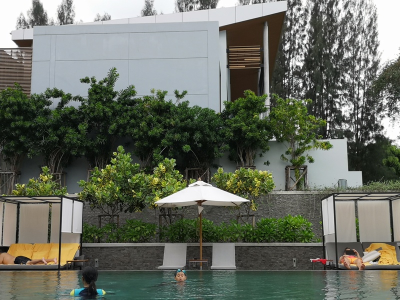 renaissancepattaya6163 Pattaya-Renaissance Pattaya Resort & Spa芭達雅萬麗 悠閒度假無邊際游泳池好舒爽