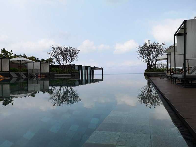 renaissancepattaya6171 Pattaya-Renaissance Pattaya Resort & Spa芭達雅萬麗 悠閒度假無邊際游泳池好舒爽