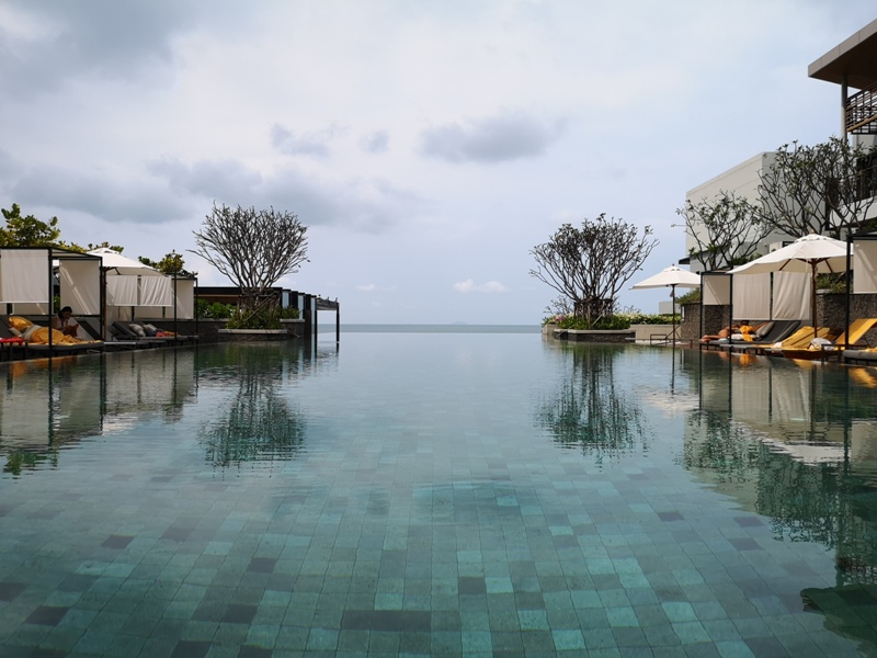 Pattaya-Renaissance Pattaya Resort & Spa芭達雅萬麗 悠閒度假無邊際游泳池好舒爽