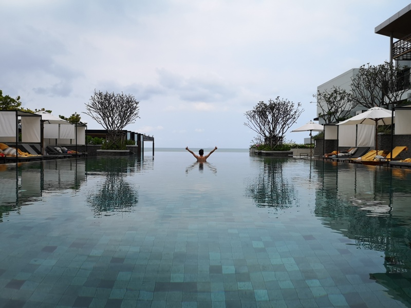 renaissancepattaya6173 Pattaya-Renaissance Pattaya Resort & Spa芭達雅萬麗 悠閒度假無邊際游泳池好舒爽