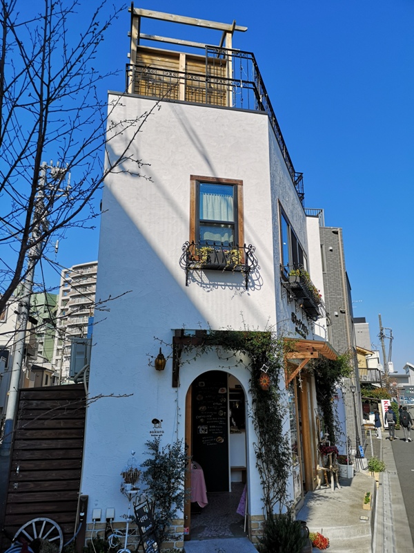 Komagome-駒込站旁(染井吉野櫻發祥地) 冬日暖陽飲咖啡看電車 桜Sakura Kitchen Cafe