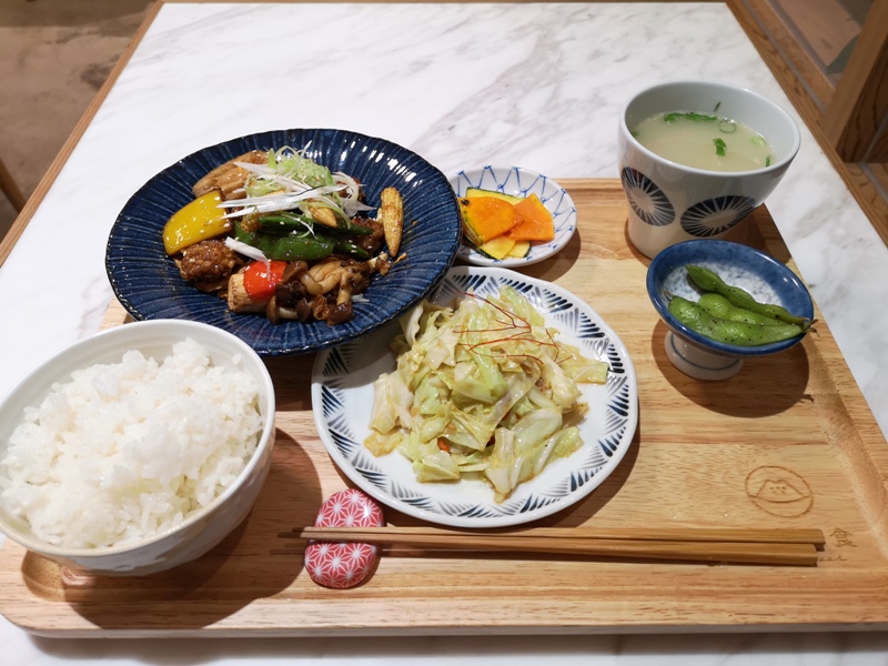 minfood20 新竹-皿富器食 各式定食吃飽也吃巧 文青設計好看又舒適(已搬遷)