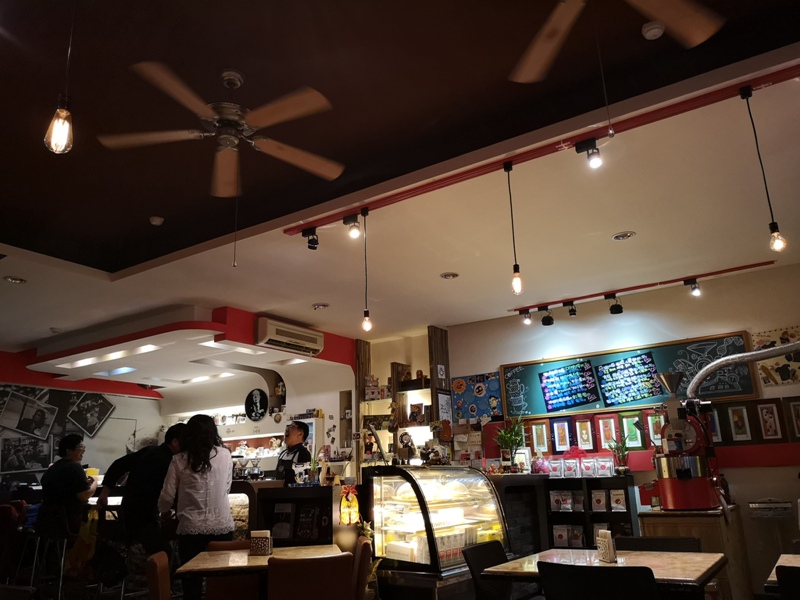 ningcafe16 中壢-甯咖啡 時尚咖啡 大玩偶哆啦A夢做伴