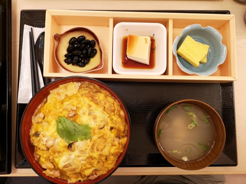 sanwa6 信義-雞三和(統一時代百貨) 親子丼滑嫩爽口 湯頭清爽好搭配