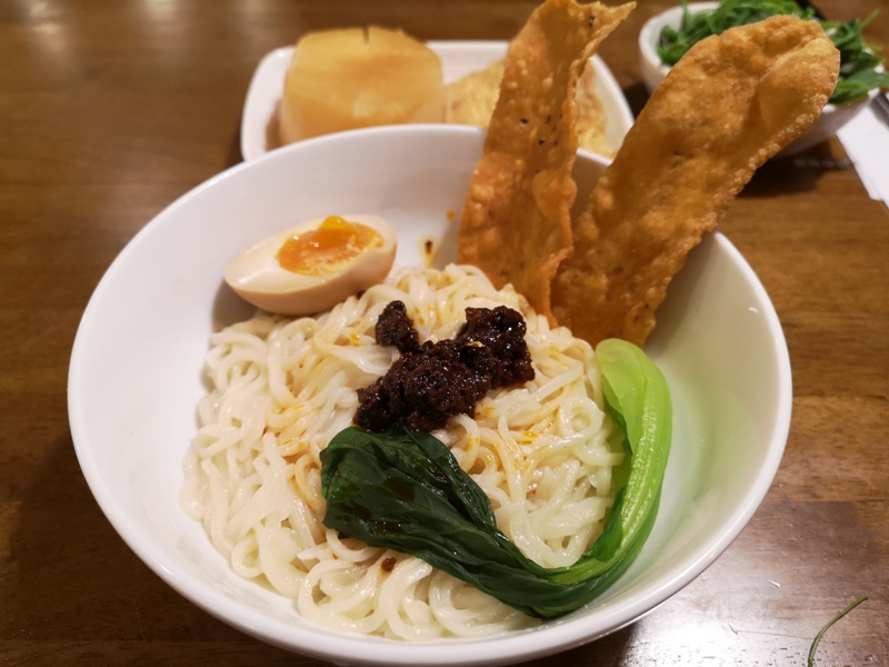 tenshan15 竹北-十饍麵堂 只賣蔬食的麵館 口味不錯麵條有點爛可以改進